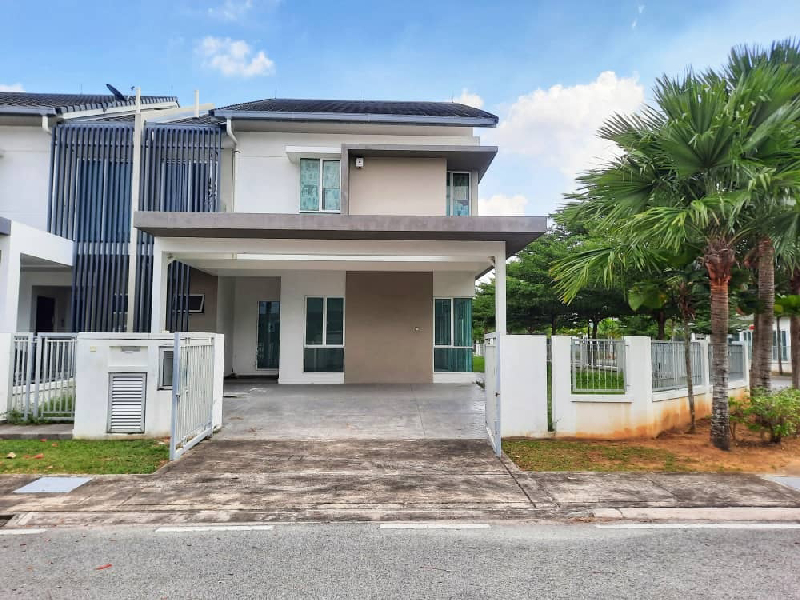 CORNER LOT SEMI D D LAMAN GREENVILLE SANCTUARY KOTA BAYUEMAS KLANG
