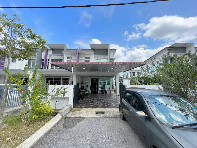END LOT DOUBLE STOREY MERANTI HILL PARK PUNCAK ALAM