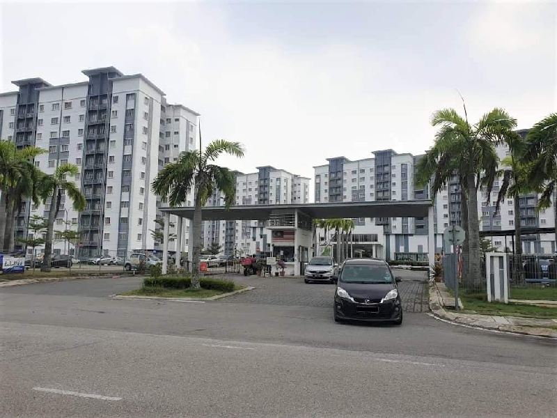 APARTMENT SERI INTAN SETIA ALAM WITH SWIMMING POOL - photo 2