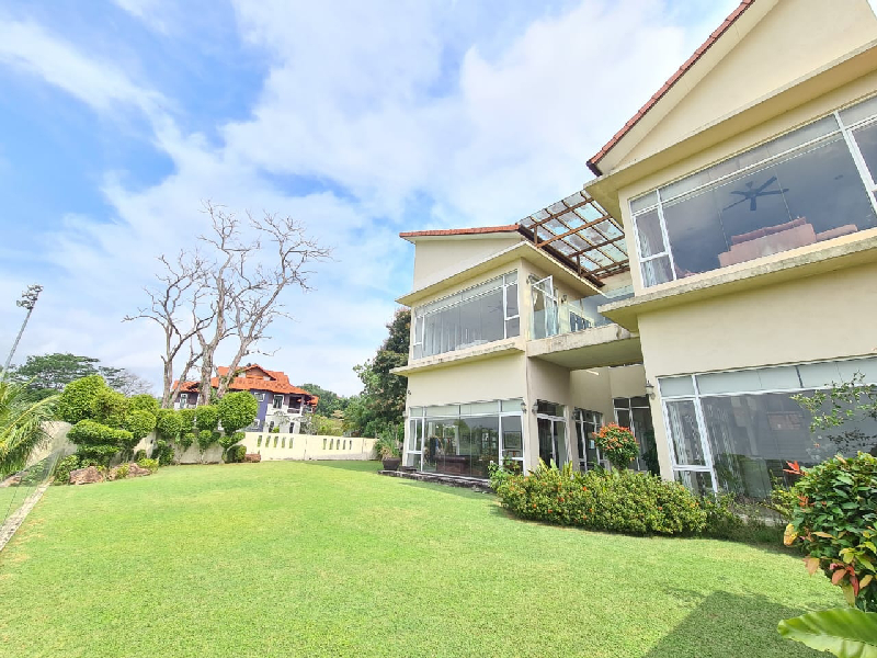 MODERN AND BEAUTIFUL BUNGALOW MONTEREZ GOLF CLUB SEKSYEN U9 SHAH ALAM - photo 2