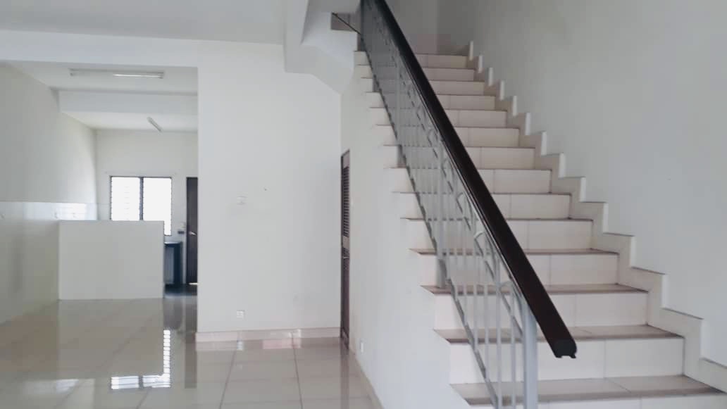 BELOW MARKET VALUE Double Sty Bandar Puteri Klang - photo 4