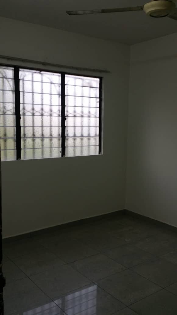Flat PKNS Seksyen 24, Shah Alam - photo 3