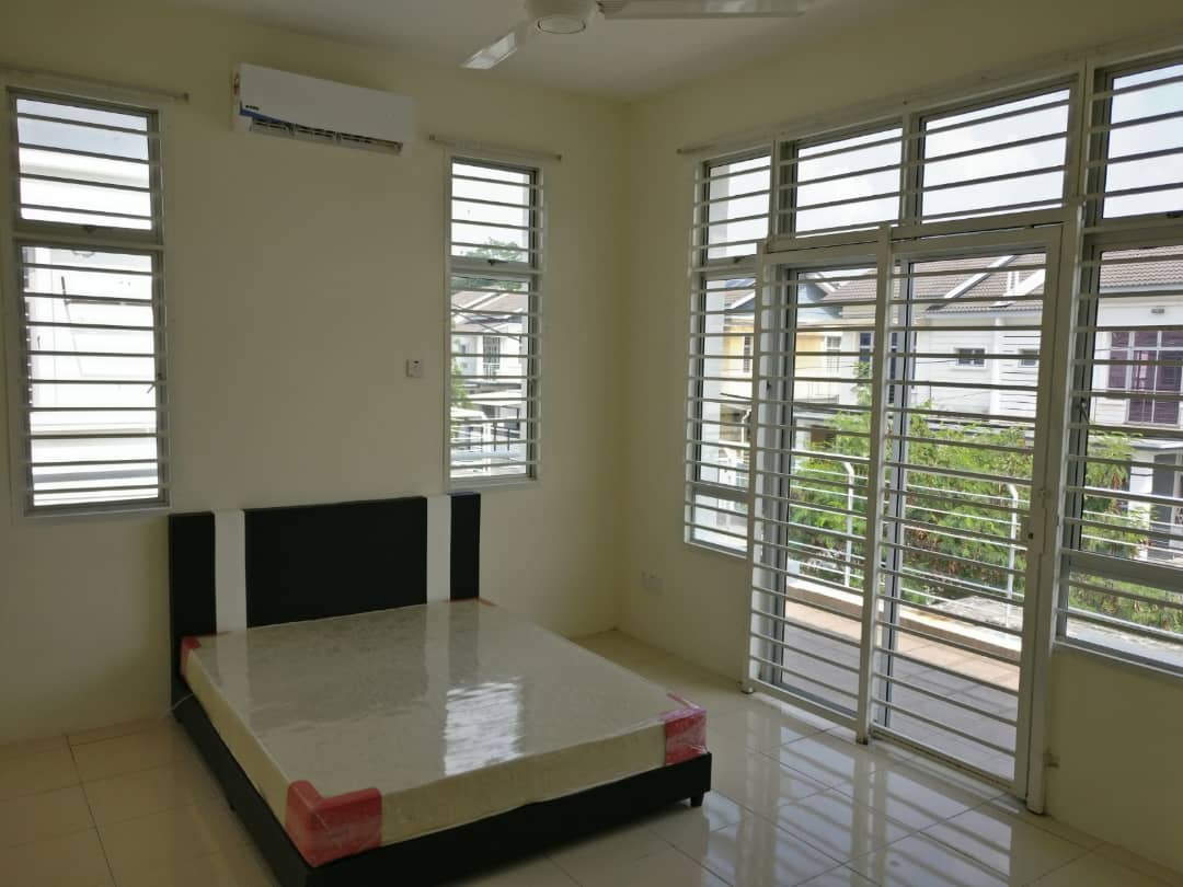 Double Storey Semi-D Bandar Saujana Putra Sg Buloh - photo 10