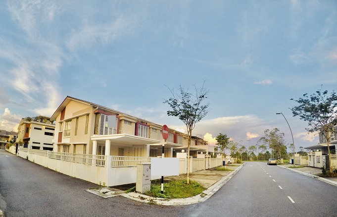 GOOD DEALS CORNER Double Sty Elmina Denai Alam