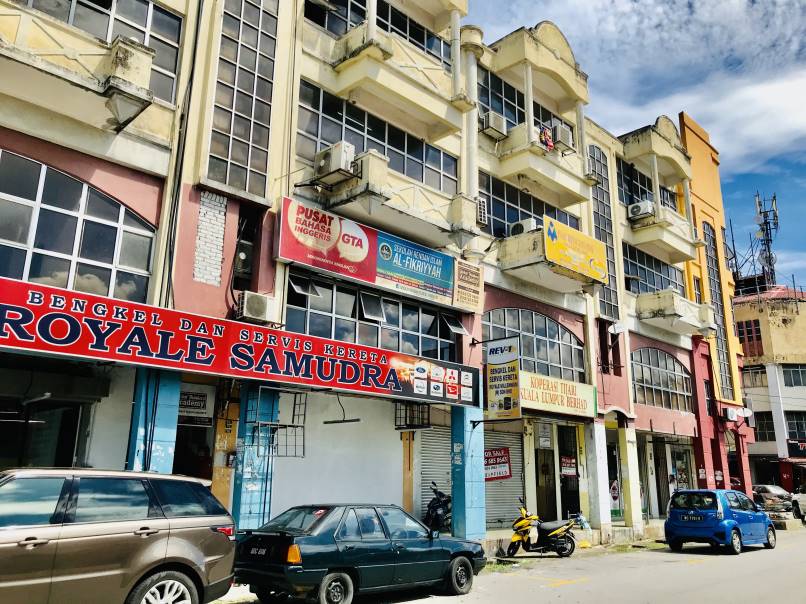 BELOW MARKET VALUE 3-STY SHOPLOT BATU CAVES GOMBAK - photo 3