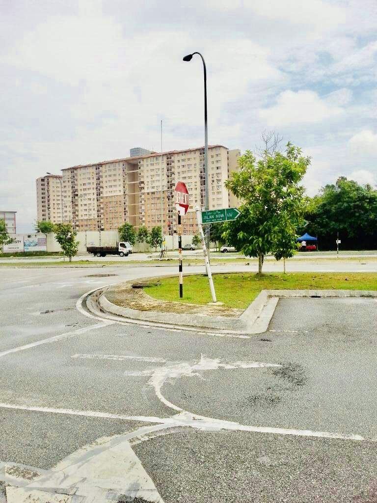 BELOW MARKET VALUE 3-STY ENDLOT SUBANG BESTARI - photo 3