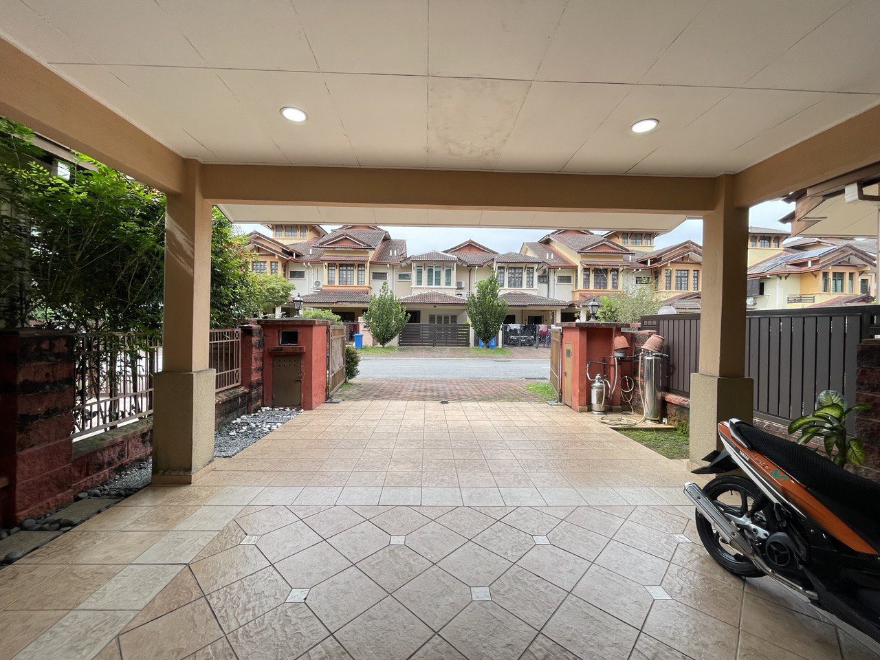 Double Storey Terrace, Jalan Rabung, Bukit Jeluton - photo 2