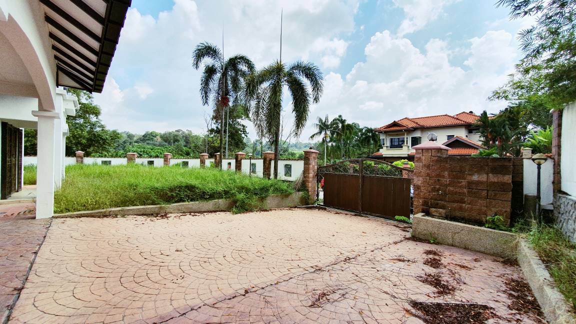 Corner Lot Bungalow Bidai Residence - photo 6