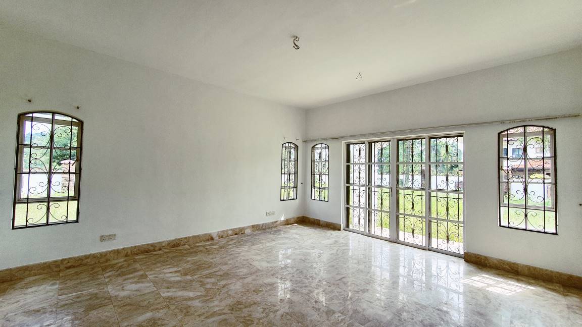 Corner Lot Bungalow Bidai Residence - photo 10