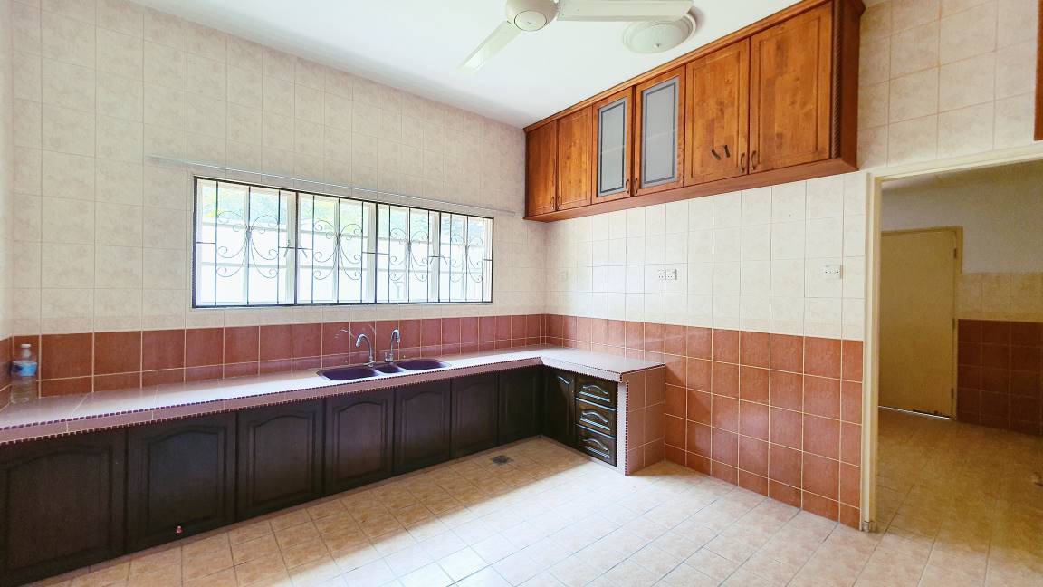 Corner Lot Bungalow Bidai Residence - photo 11