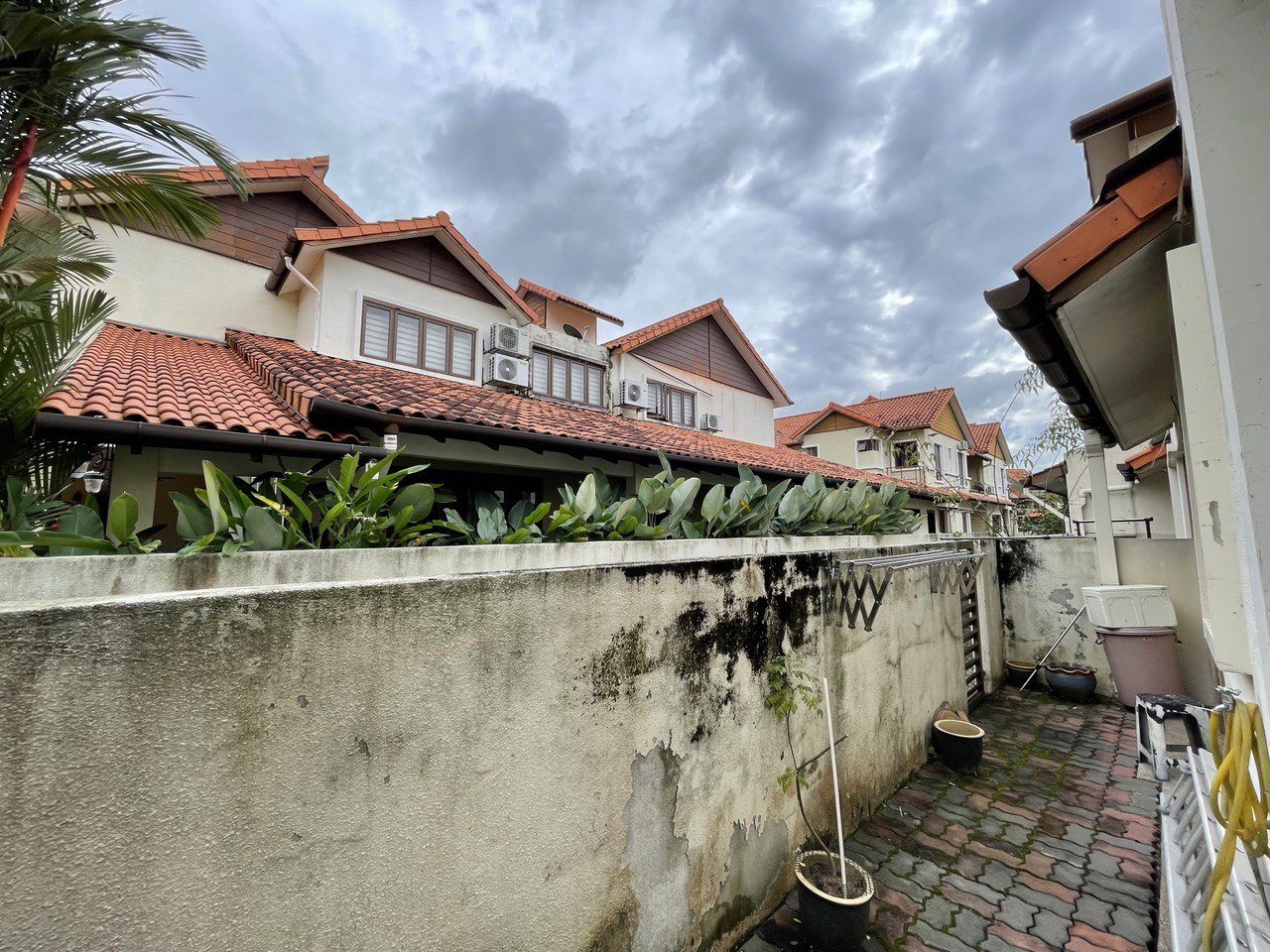 End Lot Lagenda Jalan Teratak Bukit Jelutong - photo 5
