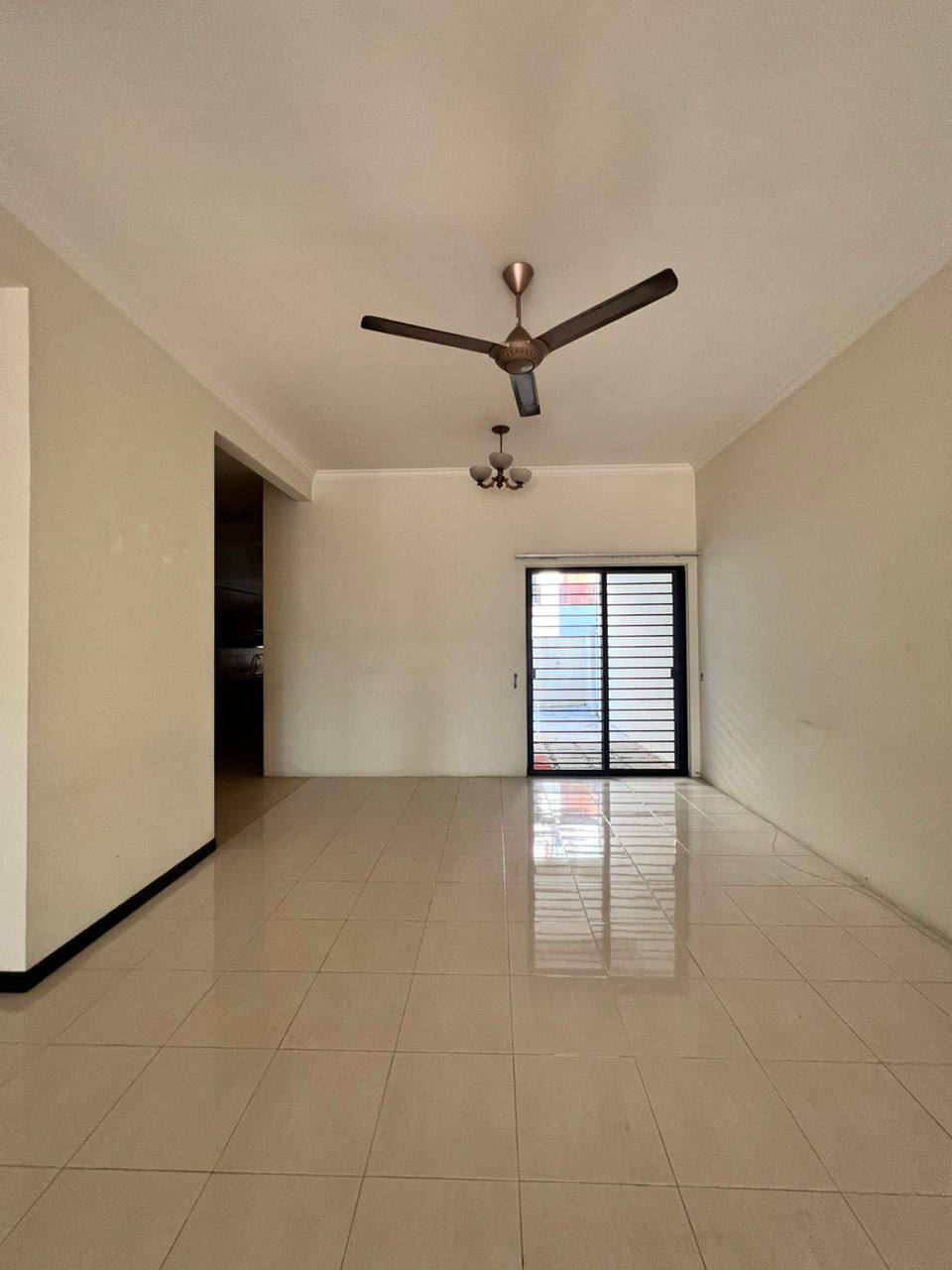 Double Storey Terrace Jalan Jeriji, Bukit Jelutong - photo 4
