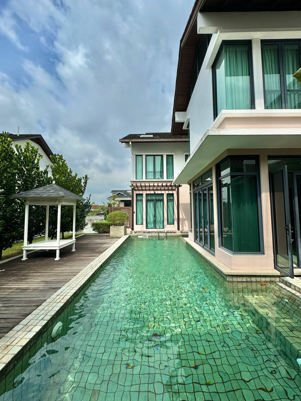 Bungalow Primo The E ...
