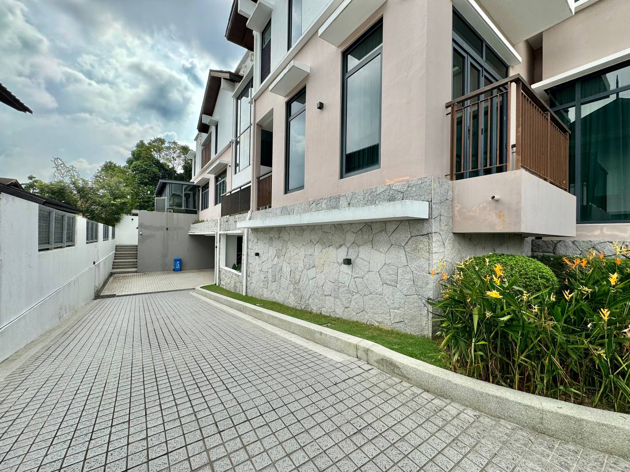 Bungalow Primo The Enclave, Bukit Jelutong - photo 4
