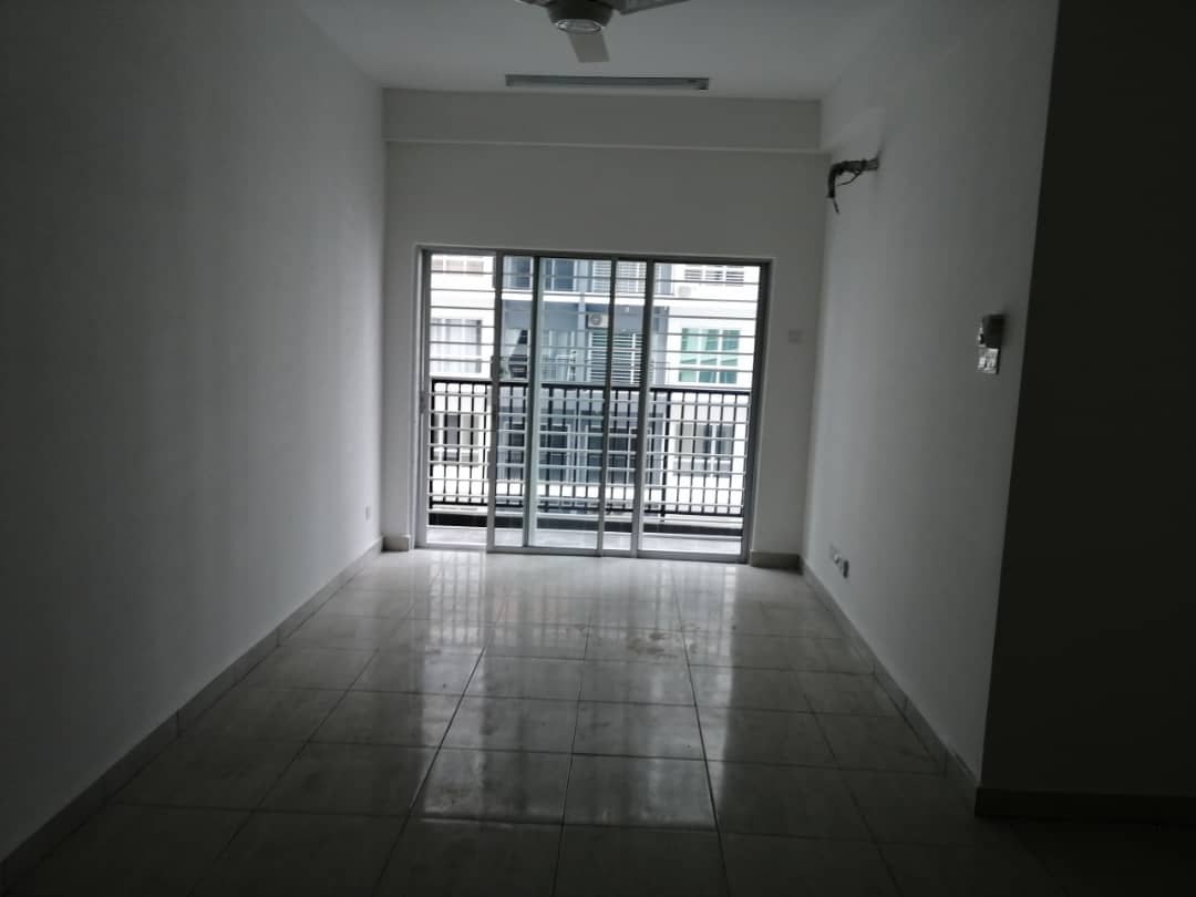 BLOK D,CORNER UNT,CONDO,BANDAR SAUJANA PUTRA
