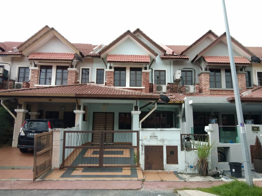 2 STOREY BANDAR NUSAPUTRA PRECINT 1 PUCHONG