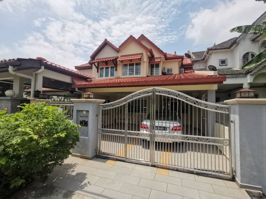 FULLY RENOVATED,DOUBLE STOREY, USJ 2,SUBANG JAYA