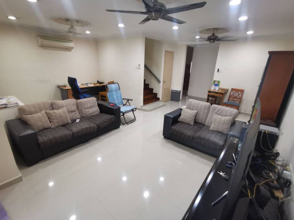 FULLY RENOVATED,DOUBLE STOREY, USJ 2,SUBANG JAYA - photo 2
