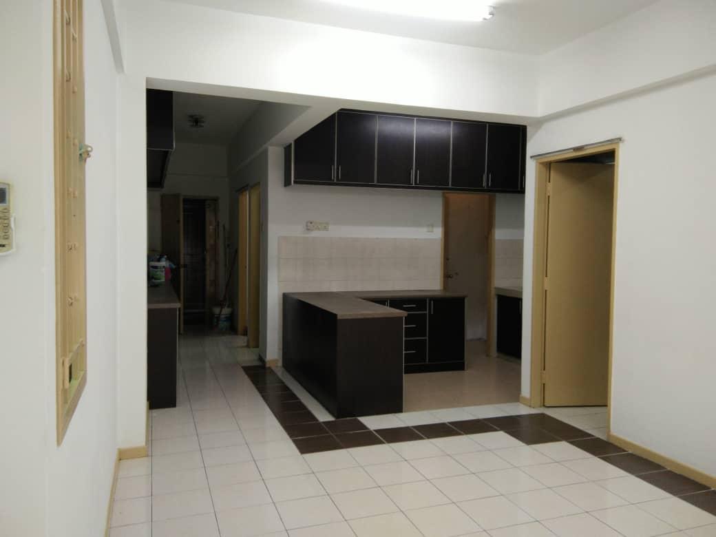 Corner Unit, Jemerlang Apartment, Selayang Heights - photo 5