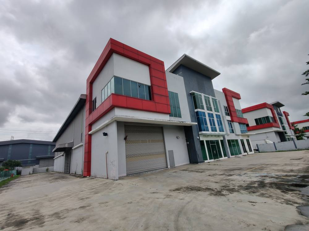 3 Storey 1 Acre Factory Warehouse Sepang with Lift