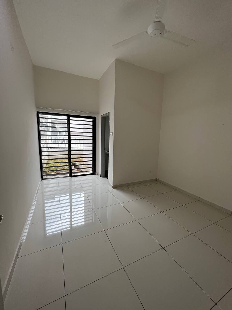 BANDAR AINSDALE DOUBLE STOREY - photo 2