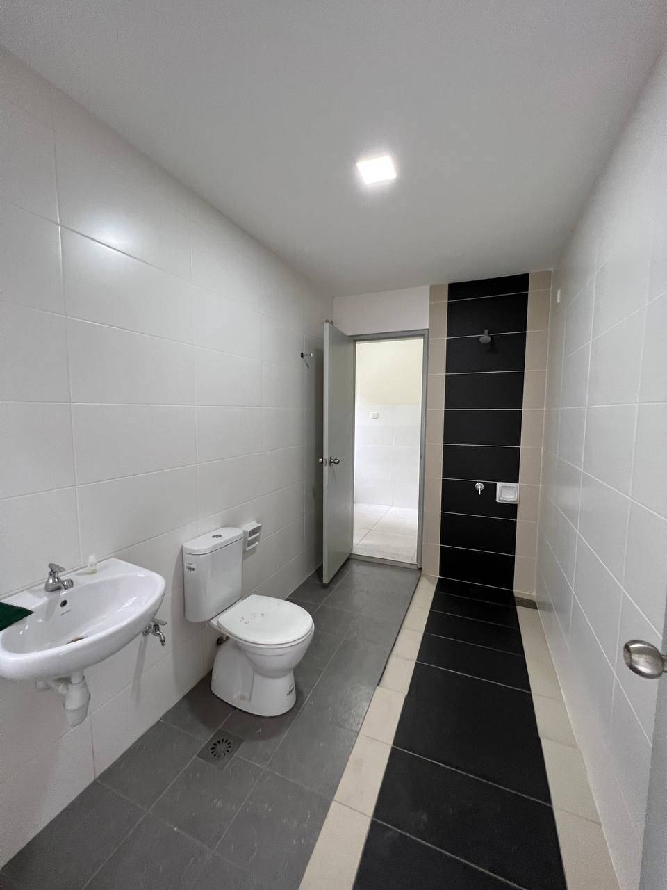 BANDAR AINSDALE DOUBLE STOREY - photo 3