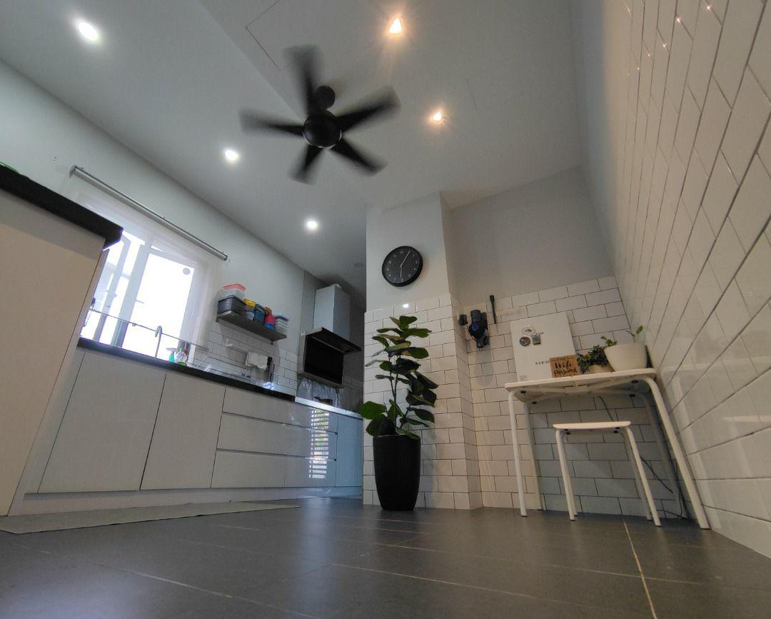 BANDAR AINSDALE 2 STOREY, CORNER LOT - photo 2