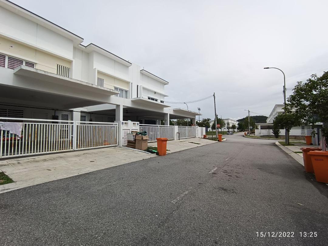 Fully Renovated 2 Storey Superlink House Suriaman - photo 2