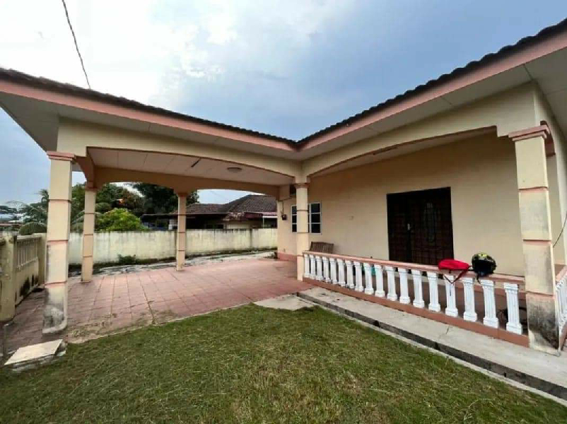 RUMAH BANGLO  SETINGKAT DI PENGKALAN PEGOH TAMBAHAN@LAHAT IPOH UNTUK DIJUAL  - photo 2