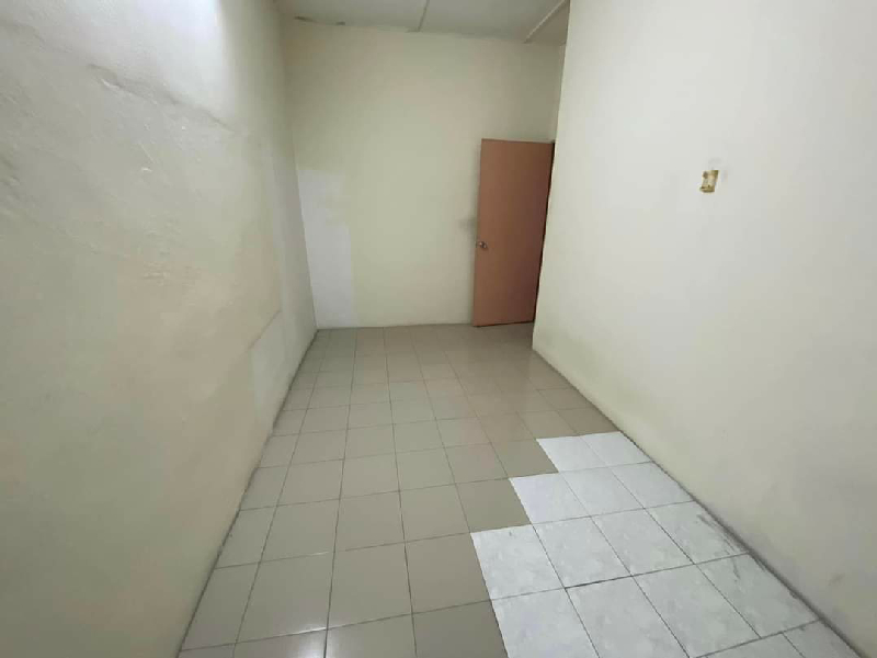 Rumah Teres  2 Tingkat Di Bandar Baru Lahat Untuk Dijual - photo 9