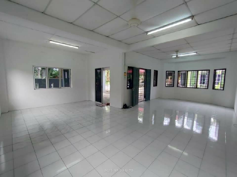 BANGLO CANTIK DAN LUAS DI SERI MANJUNG PERAK RM460K NEGO! - photo 4