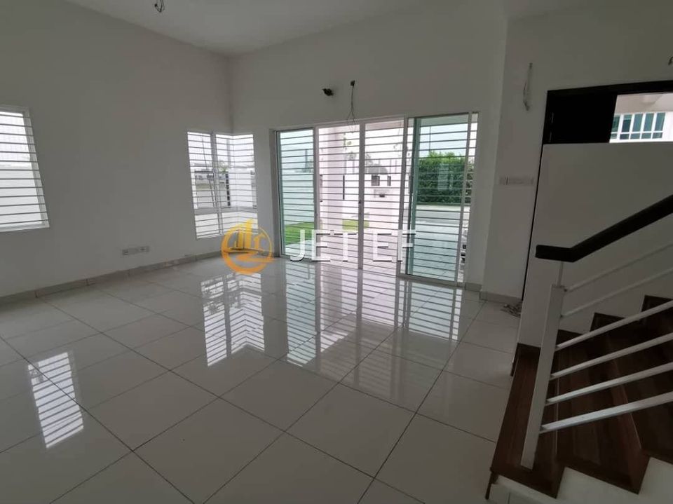 Bukit Raja Laman Vista 3sty Endlot 35x70 1200000 - photo 4