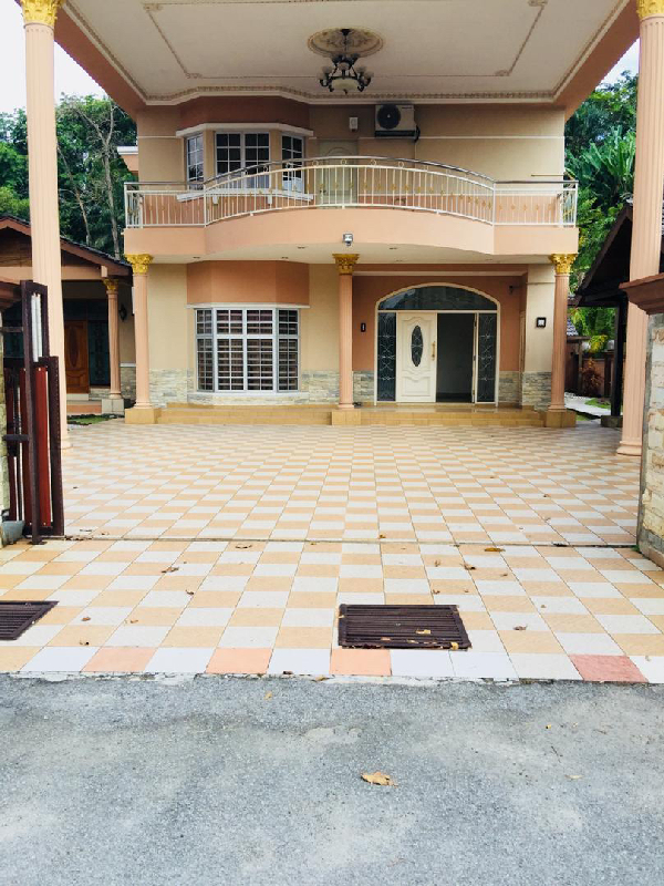 Beautiful Unit 2 Storey Banglo Seksyen 4 Bandar Baru Bangi - photo 2