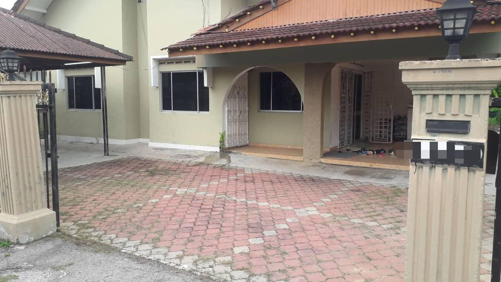 1 Storey Bungalow Tanjung Agas Muar Johor Near ST - photo 2