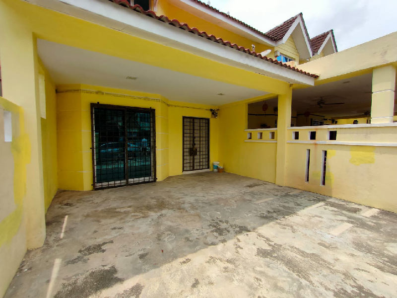 Fully Renovated Double Storey Intermediate at Saujana Impian Kajang  - photo 3