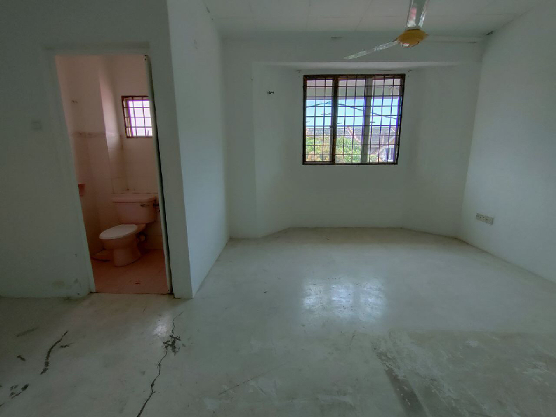 Fully Renovated Double Storey Intermediate at Saujana Impian Kajang  - photo 12