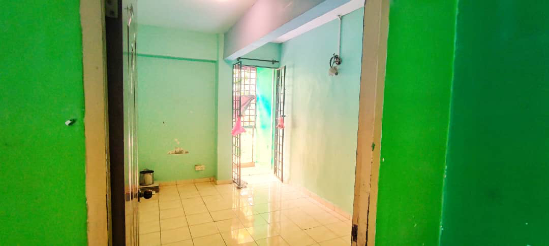 Blok E Level 3 Apartment Mawar Taman Sutera Kajang - photo 3