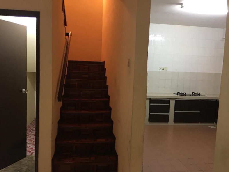 Double Storey Terrace Taman Puncak Jalil Seri Kembangan Selangor - photo 4
