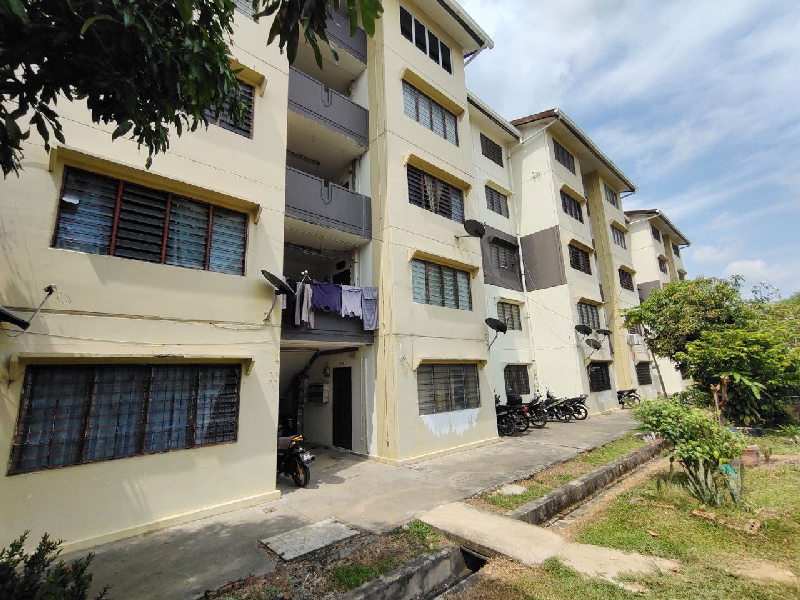 Flat Ground Floor Seksyen 16 Bandar Baru Bangi Low cost - photo 2