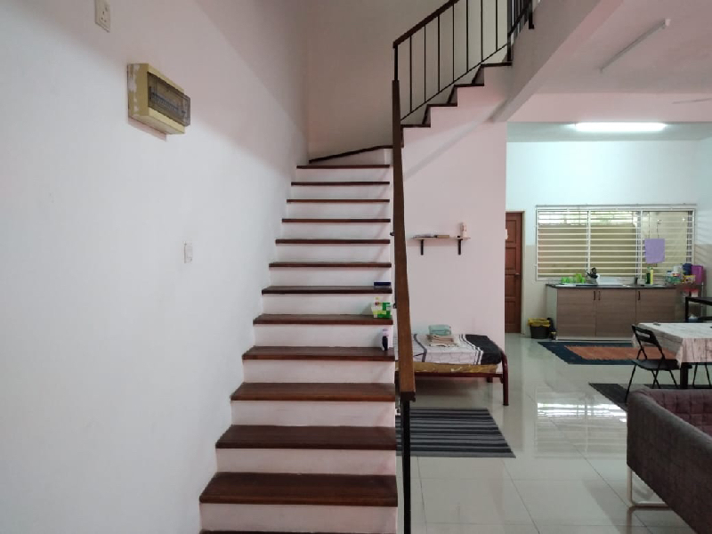 Renovated Extended Double Storey Teres Intermediate Semenyih Parklands - photo 3