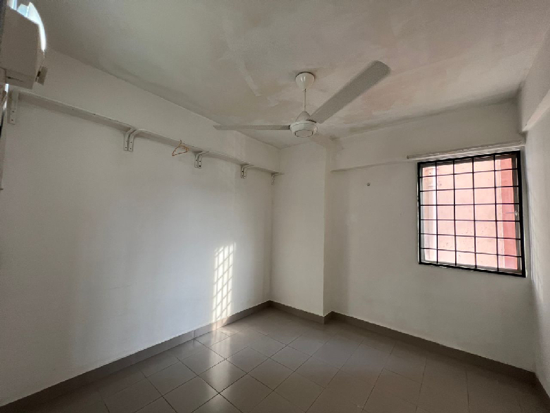 Partial Furnished Low Level Blok C Putra Damai Apartment Presint 11 Putrajaya - photo 4