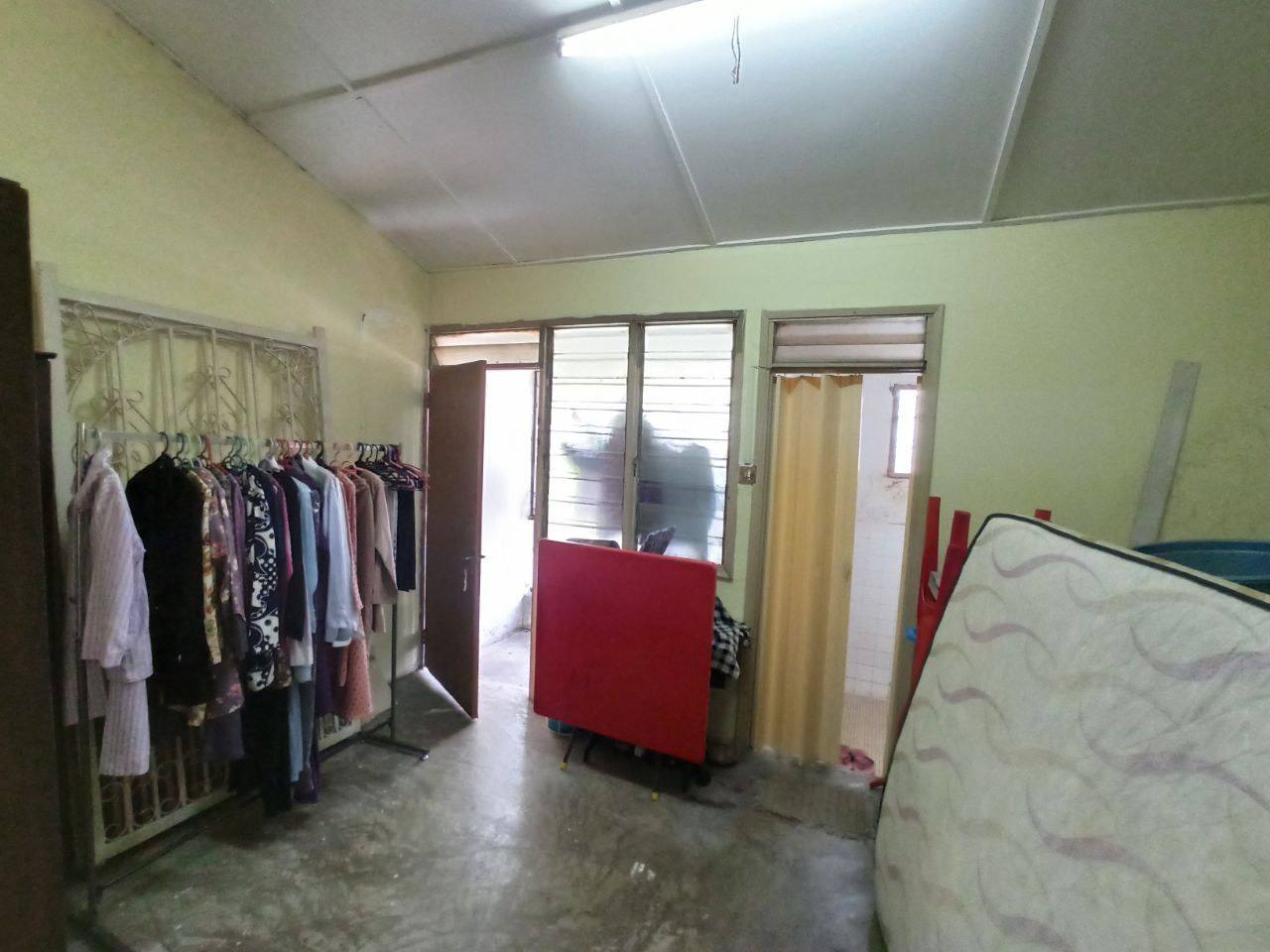 Endlot Taman Kajang Baru Sungai Jelok Kajang - photo 9