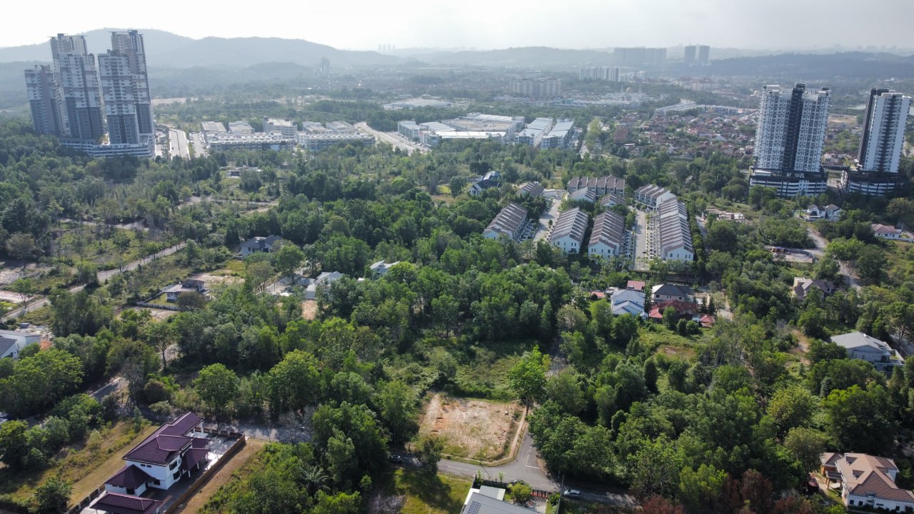 Double Frontage Corner Bungalow Lot Bukit Mahkota - photo 12