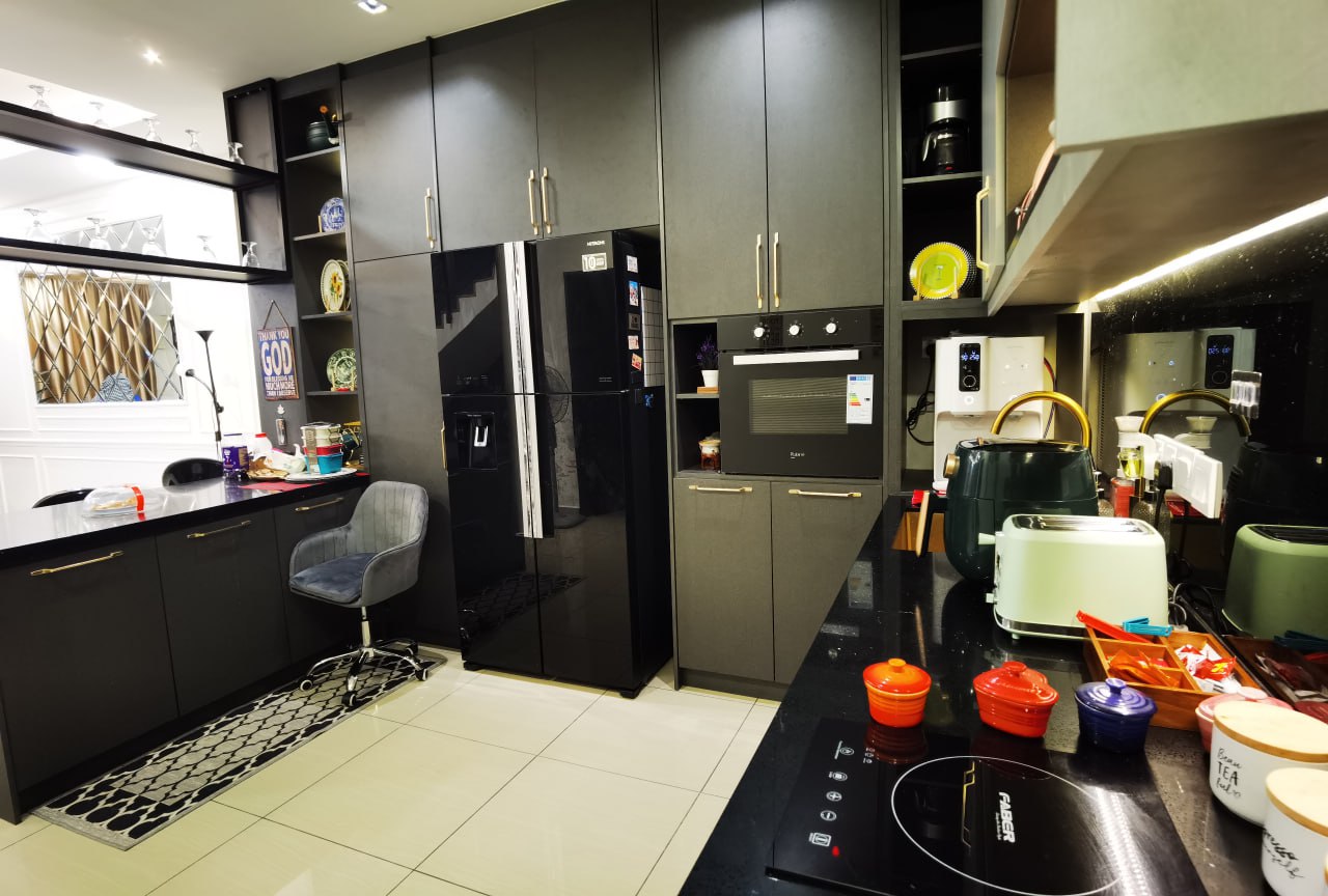 Fully Renovated 3 Storey House Bangi Avenue - photo 12