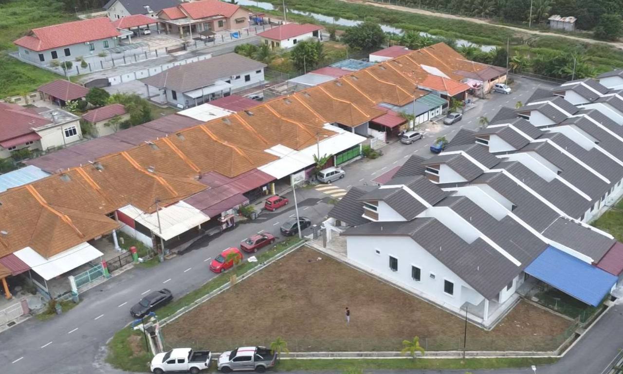 Teres Setingkat Taman Tanjong Minyak Melaka - photo 3