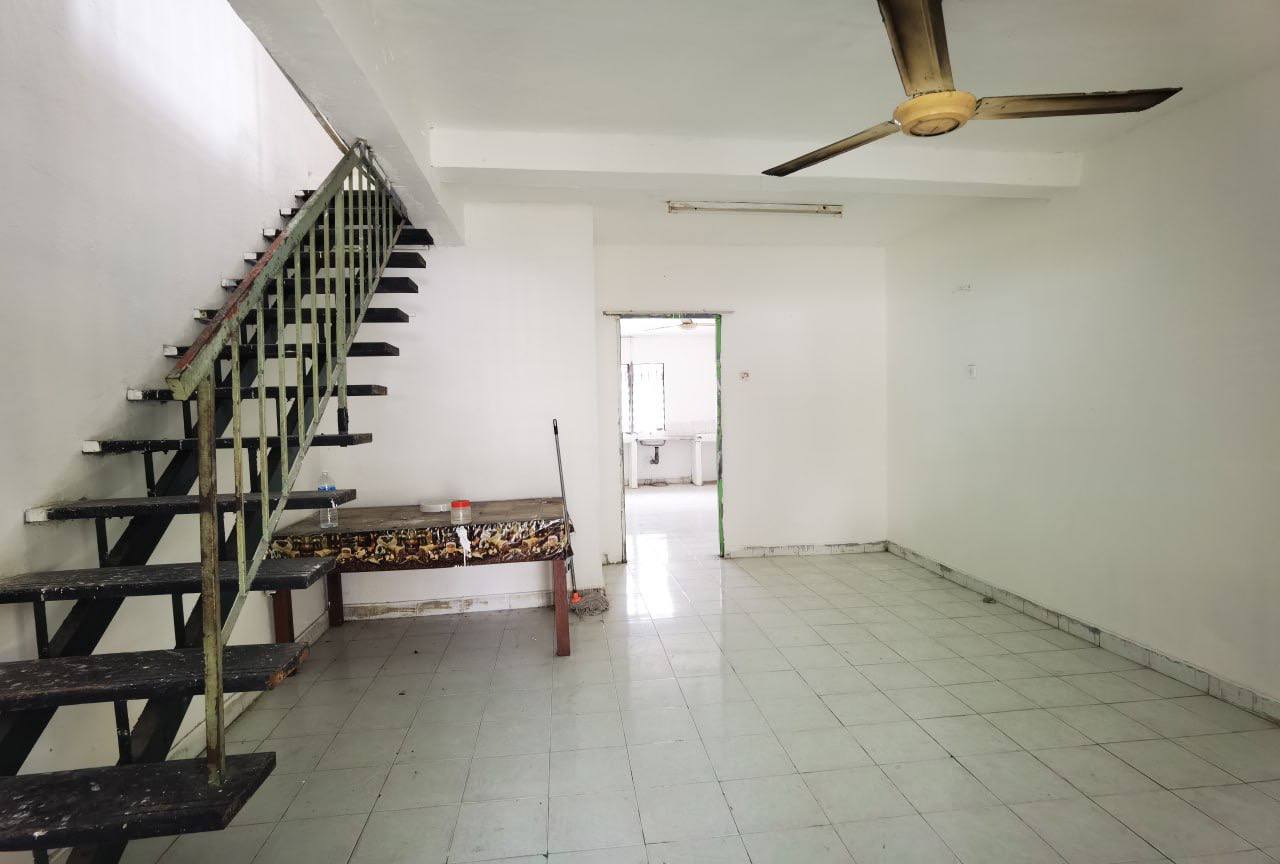 Renovated Endlot Teres 2 Sty Taman Rawang Perdana - photo 3