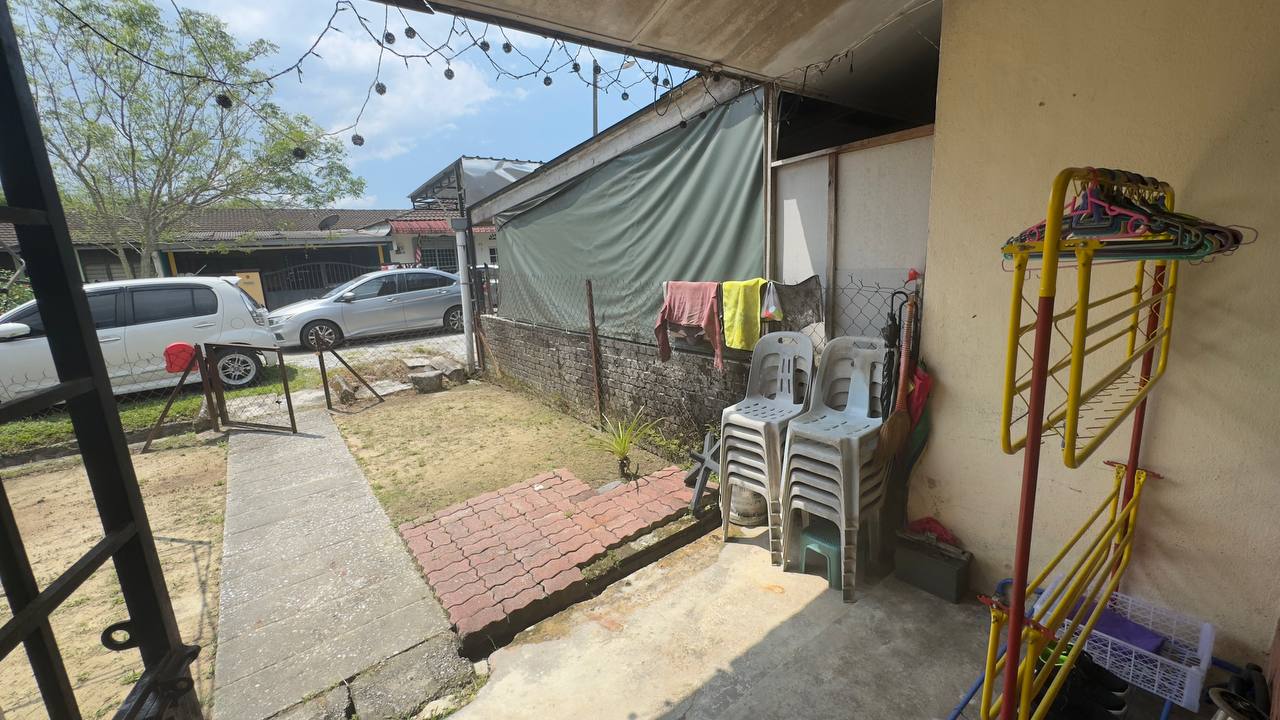 Teres Setingkat Taman Perumahan Batu 30 Ulu Yam - photo 2
