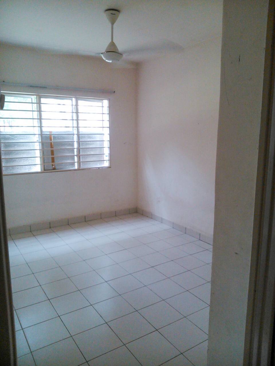 Ground Floor Apartment Teratai Taman Sutera Kajang - photo 8