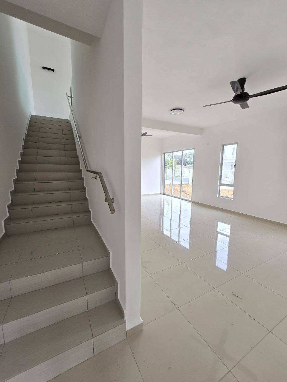 Corner Lot Teres 2 Tingkat Tiara Sendayan 13B2 - photo 8