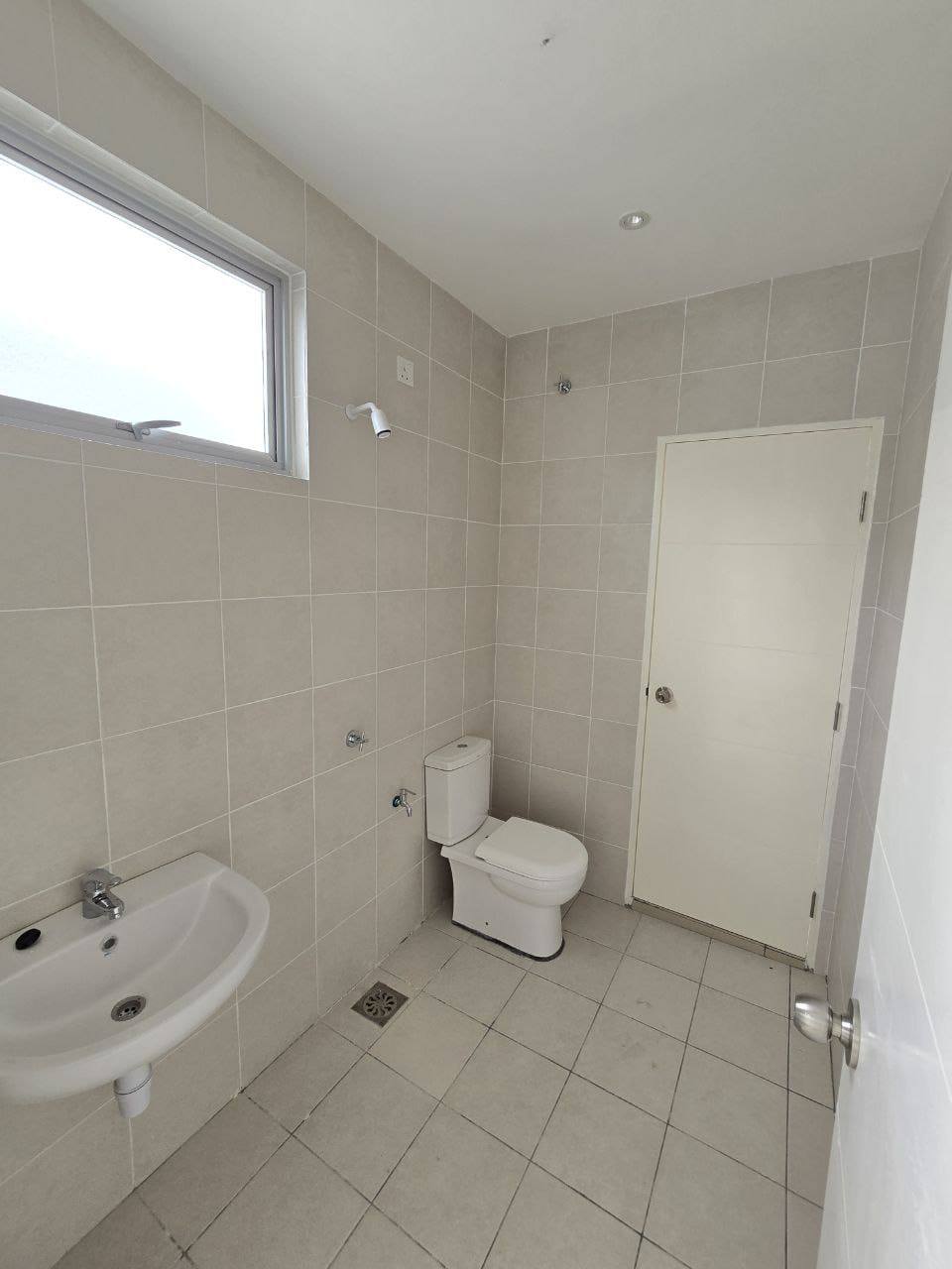 Corner Lot Teres 2 Tingkat Tiara Sendayan 13B2 - photo 9